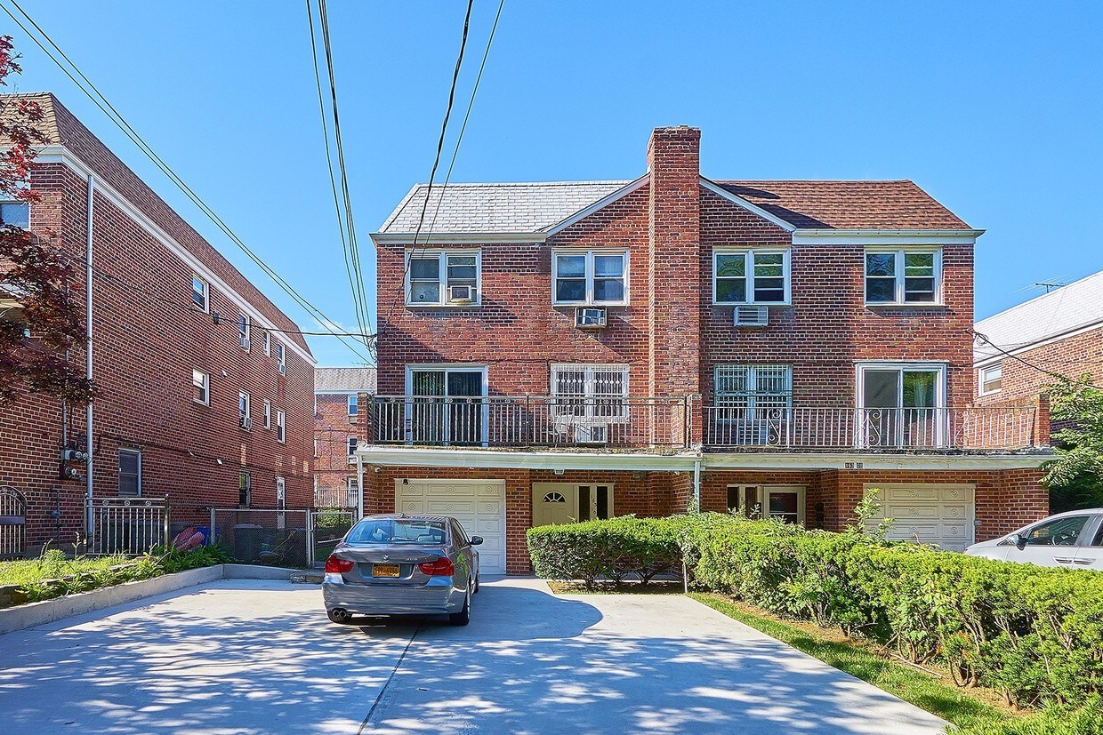 16310 Booth Memorial Ave, Fresh Meadows, NY 11365 Condo for Rent in