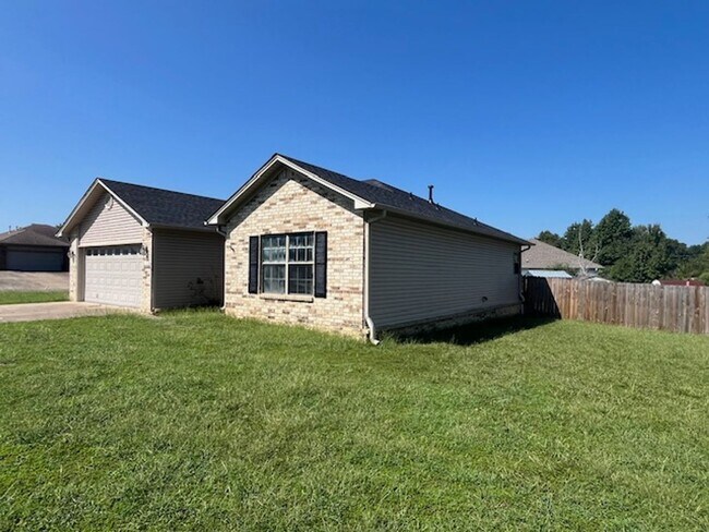 Building Photo - Nice Cabot 3 bedroom 2 bathroom house for ...