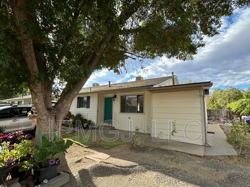 Foto principal - 856 Iowa Ave