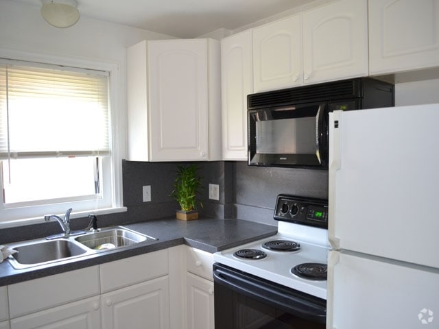 Kitchen - The Residences at Garden City