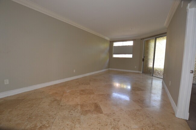 Foto del edificio - Meridian Unfurnished 1Bdr/1Bath Luxury Con...