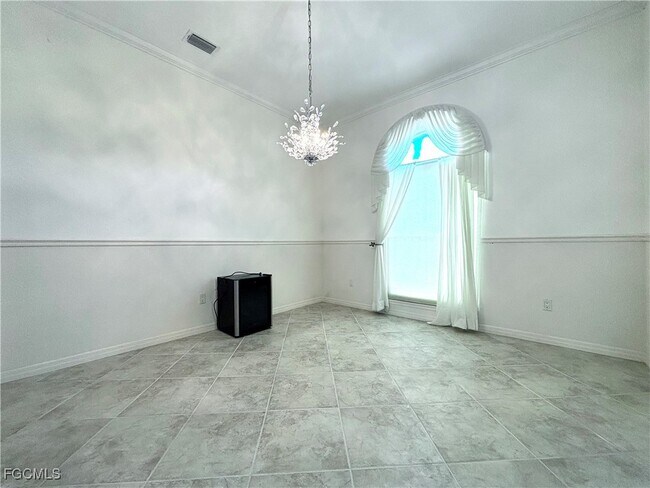 Foto del edificio - 14791 Royal Oak Ct