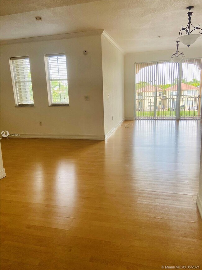 Foto del edificio - 6700 NW 114th Ave
