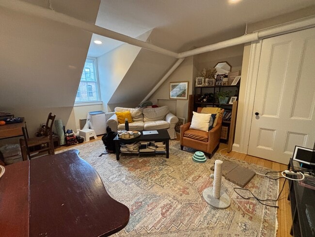 Building Photo - 91 Charles St