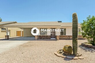 Building Photo - 2249 E Gable Ave