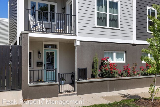 Foto del edificio - 4 br, 3.5 bath House - 3120 N St.