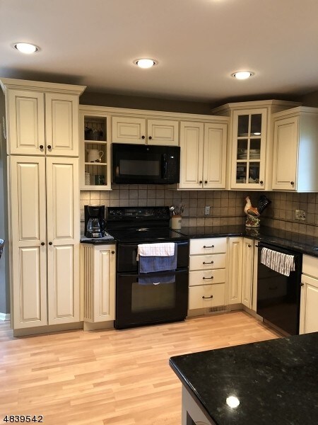Building Photo - 180 Goldfinch Ct