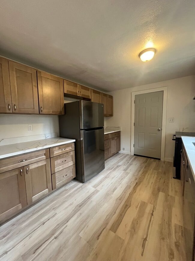 Foto del edificio - 2-Bedroom 1-Bathroom home close in Springfield