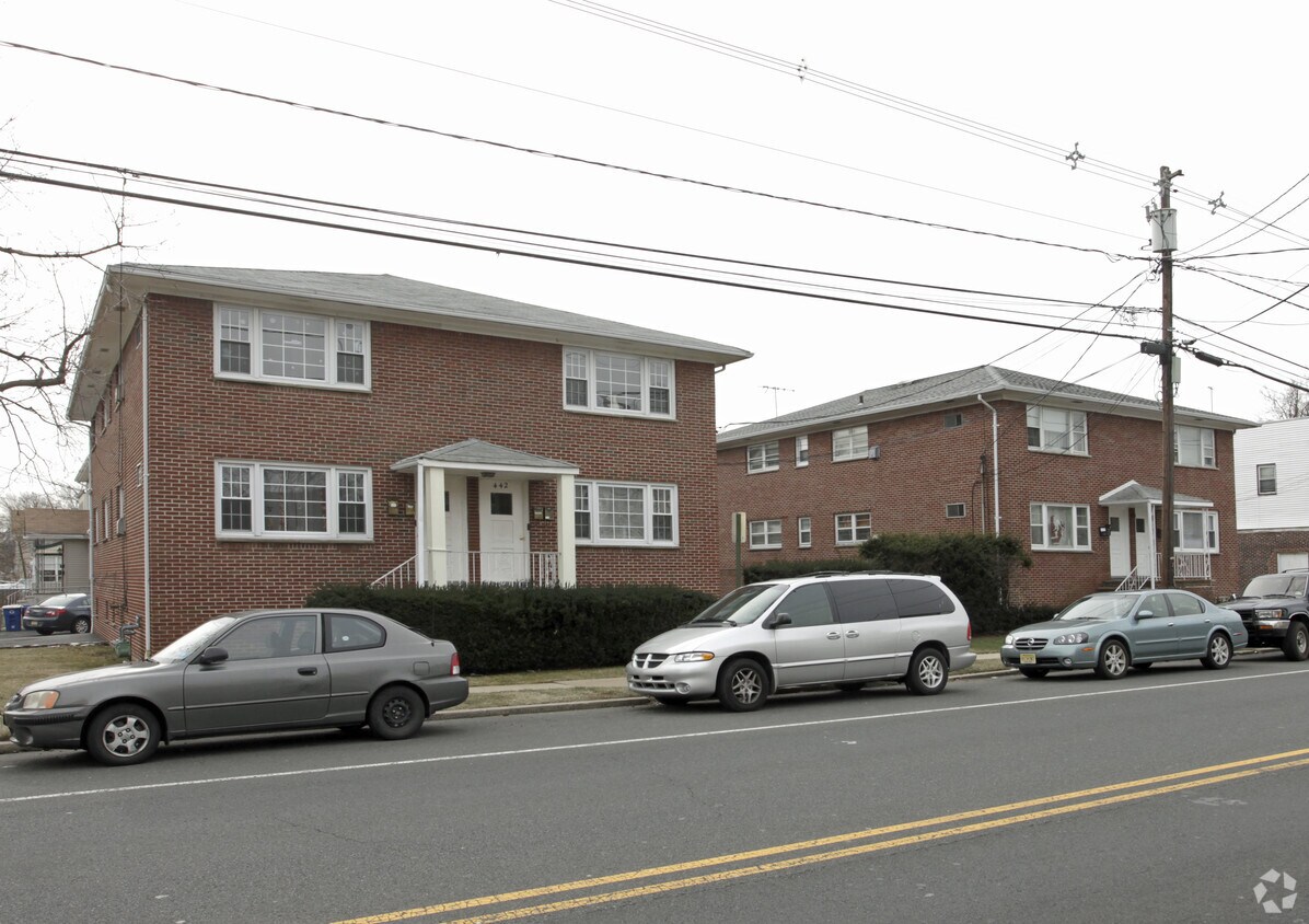 436442 E 1st Ave, Roselle, NJ 07203 Apartments in Roselle, NJ