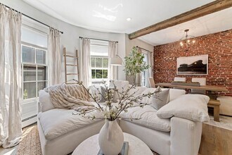 Building Photo - 91 Waltham St