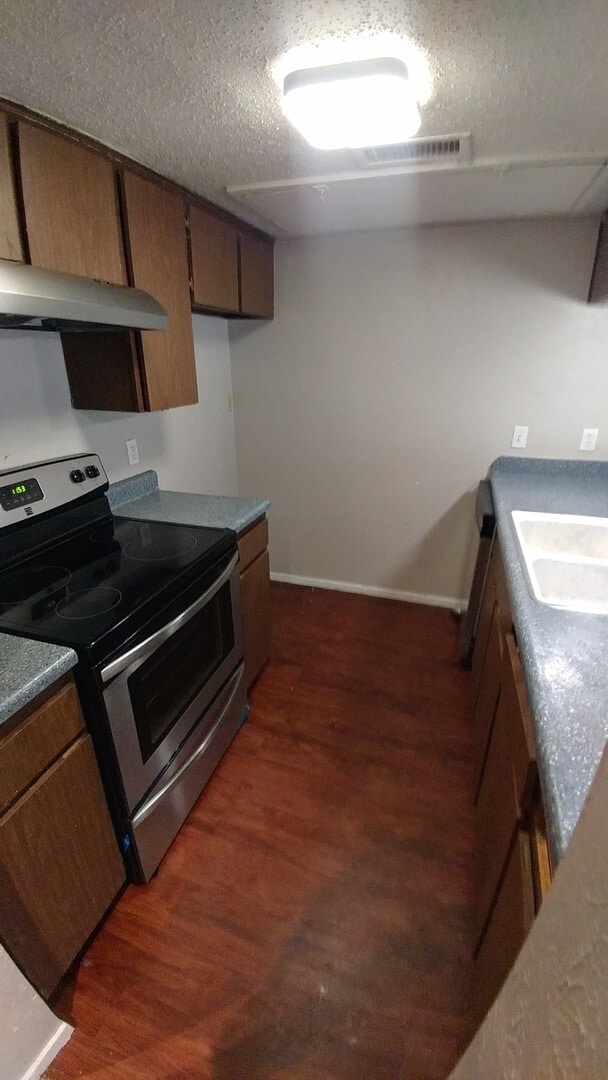 Building Photo - 4634 Country Creek Dr