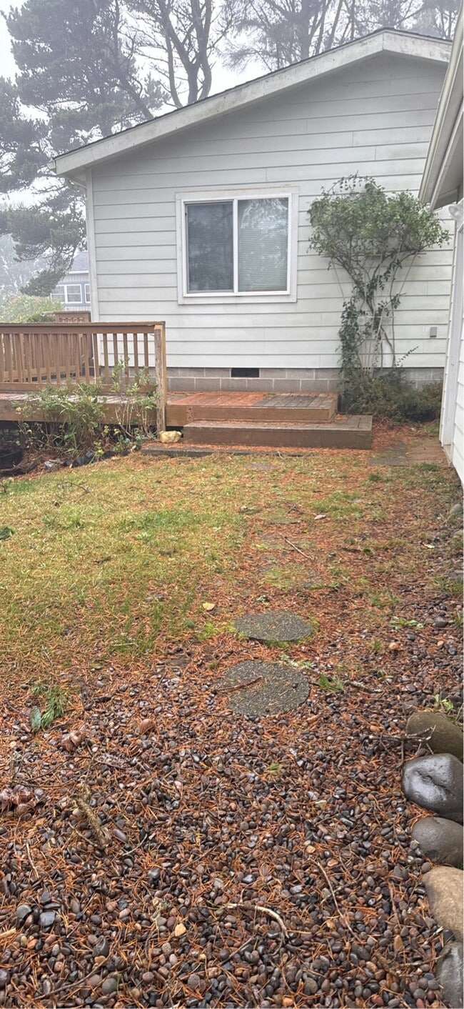 Building Photo - 103 SE 145th Dr