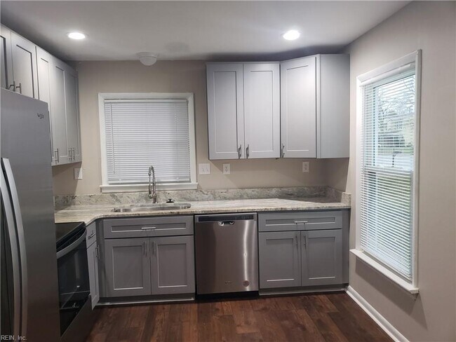 Foto del edificio - 3533 Dana Ln