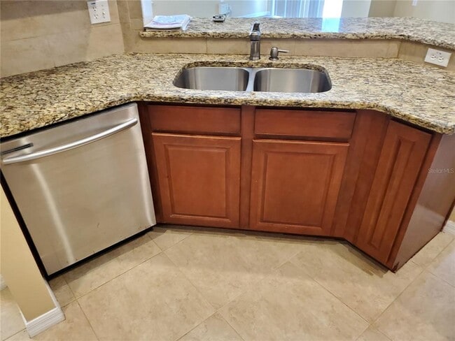 Building Photo - 7001 Interbay Blvd