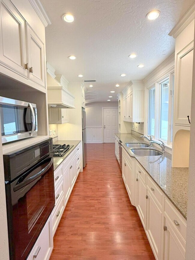 Foto del edificio - Sprawling Westside Walnut Creek Ranch Home...