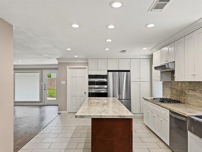 Foto del edificio - 139 Haversham Dr