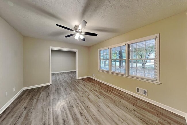 Foto del edificio - 3023 Timberline Rd