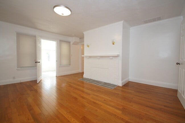 Building Photo - 353 Lowell Ave