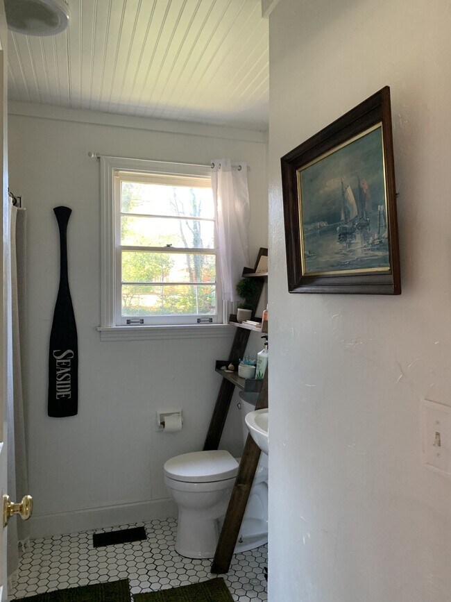 Foto del edificio - 3217 Holbrook Dr