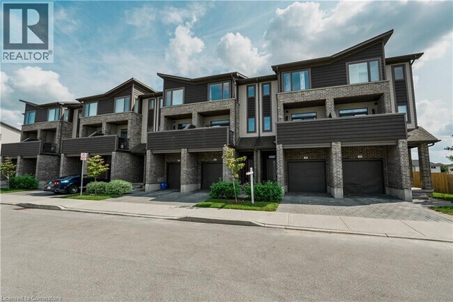 Building Photo - 2070 Meadowgate Blvd