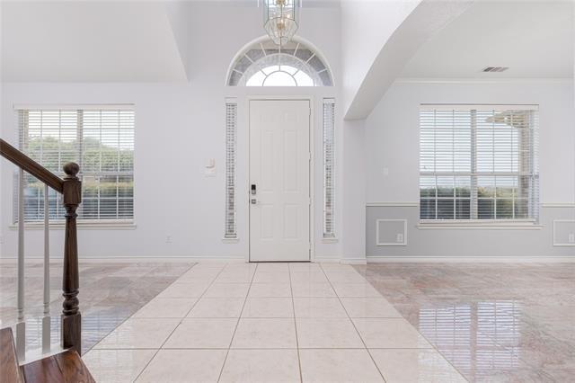 Building Photo - 1404 Hudspeth Dr