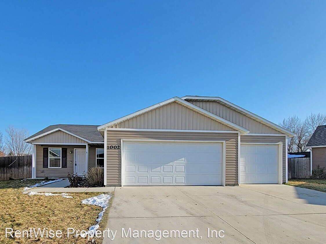 3 br, 2 bath House 1002 S Ahsahka Ave House Rental in Middleton, ID