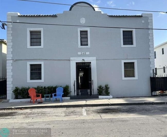 Building Photo - 245 NW 32nd St