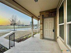 Building Photo - 417 Katmai Cir