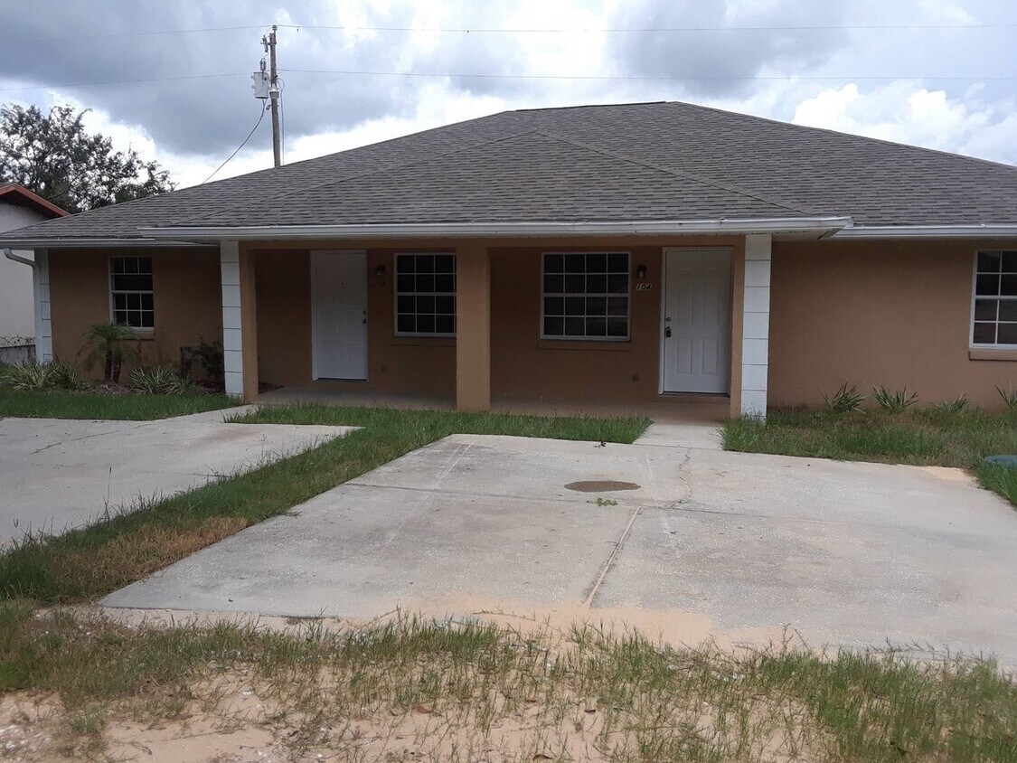 104 Berger Ct Unit 104 Berger Court, Mascotte, FL 34753 Room for Rent