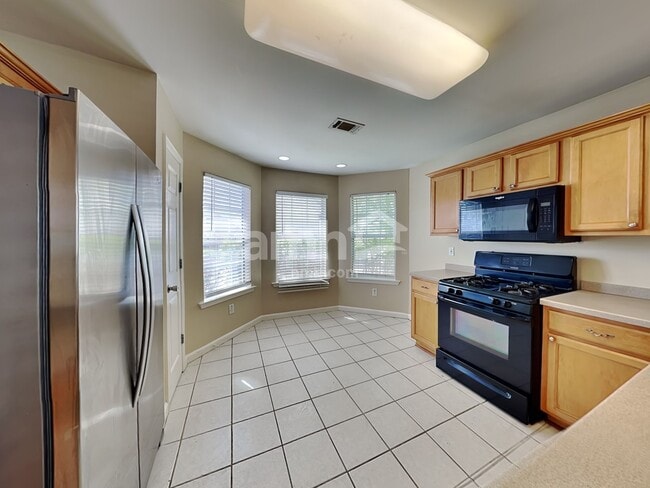 Building Photo - 409 Fairlawn Dr