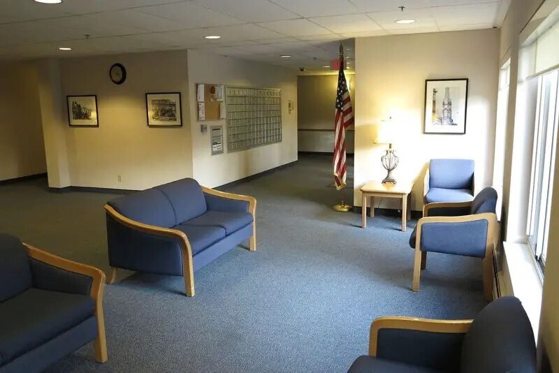 3100 Devonshire Rd Cleveland, OH 44109 – photo 3