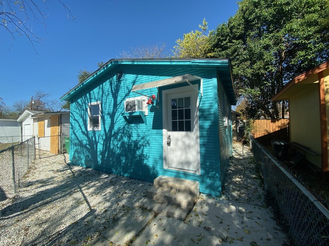Primary Photo - 1035 Eldorado St