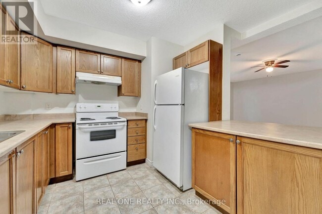 Building Photo - 303 Colton Cir