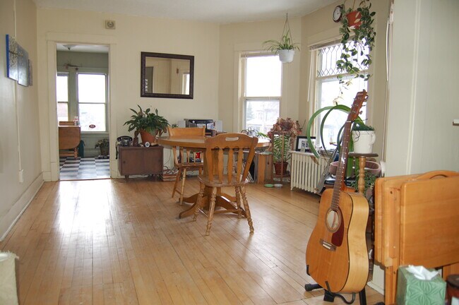Foto del edificio - 2648 Fillmore St NE