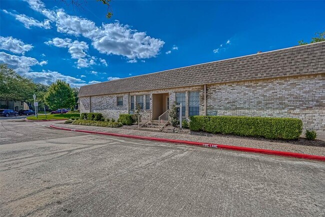 Foto del edificio - 4 River Creek Way