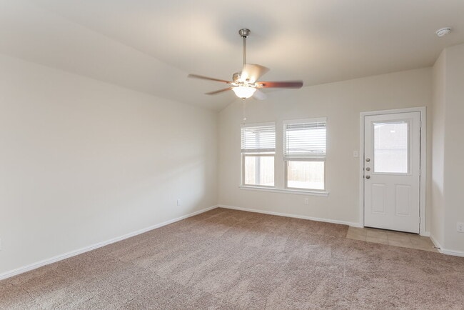 Foto del edificio - 829 Walls Blvd