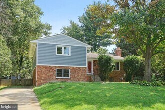 Building Photo - 1633 Warner Ave
