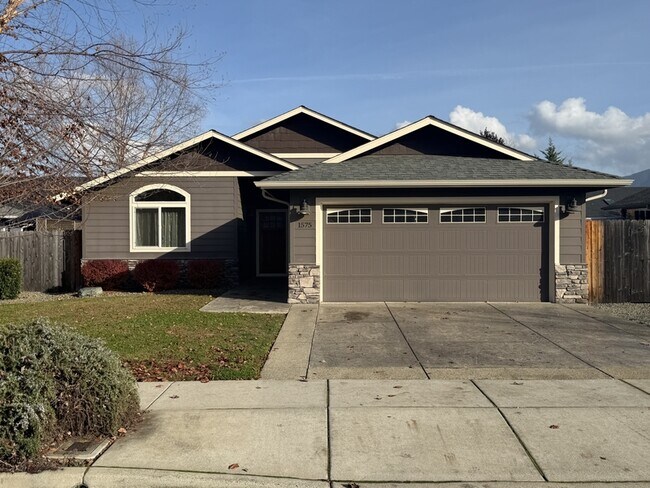 Foto del edificio - 1575 SW Yucca Dr