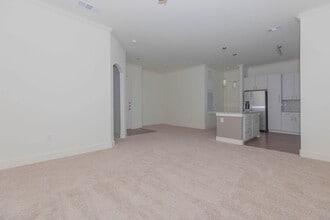 Building Photo - Ivy Point Friendswood