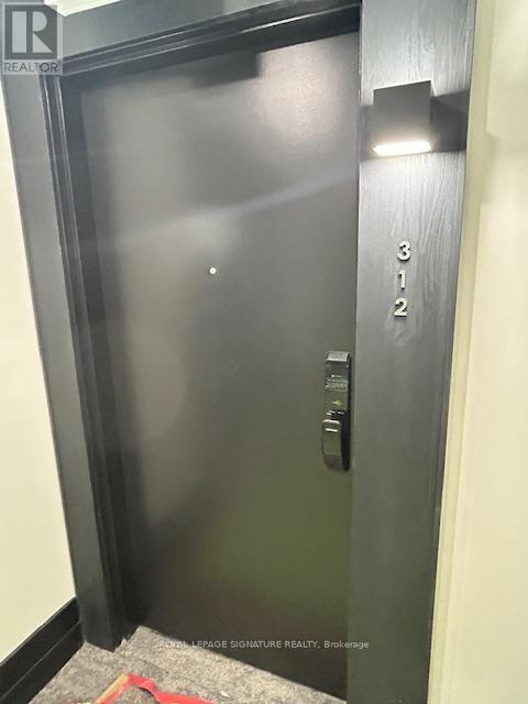 Building Photo - 461 Green Rd