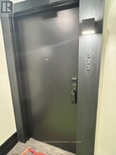 Building Photo - 461 Green Rd