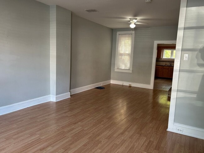 Building Photo - Welcoming 3 Bedroom in Lancaster City