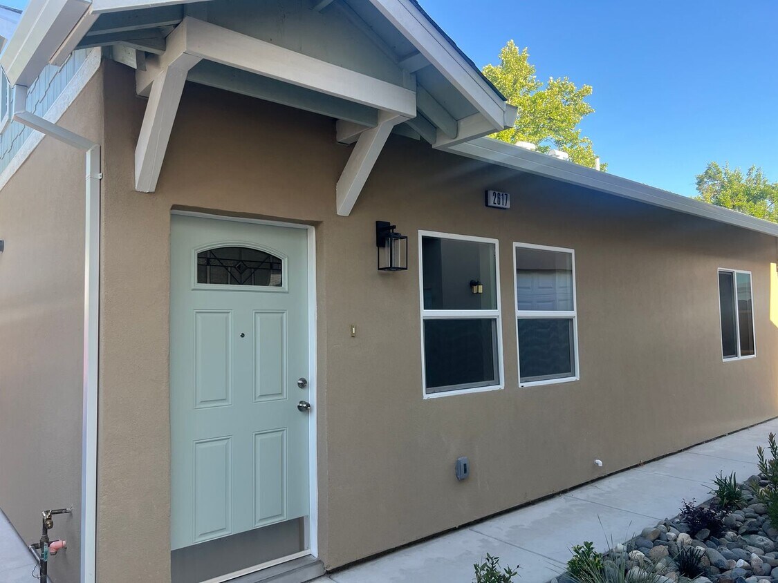 Foto principal - 2617 Beaumont St