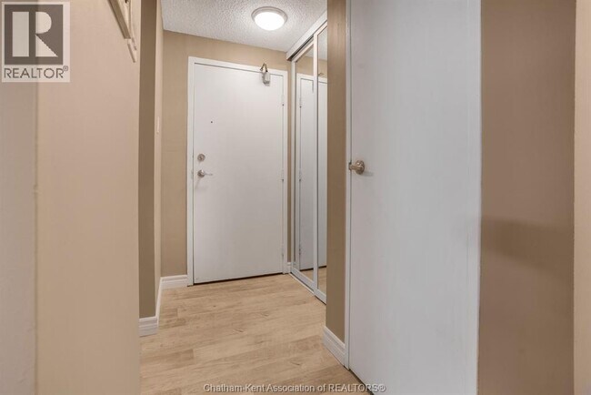 Photo du bâtiment - 202 Campus Pkwy
