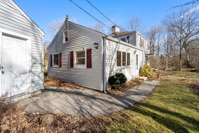 Building Photo - 3 Stanton Rd