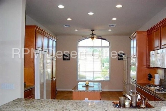 Building Photo - 40309 Corte Alondra