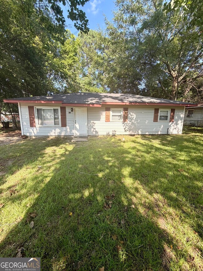 Building Photo - 814 Crestwood Terrace