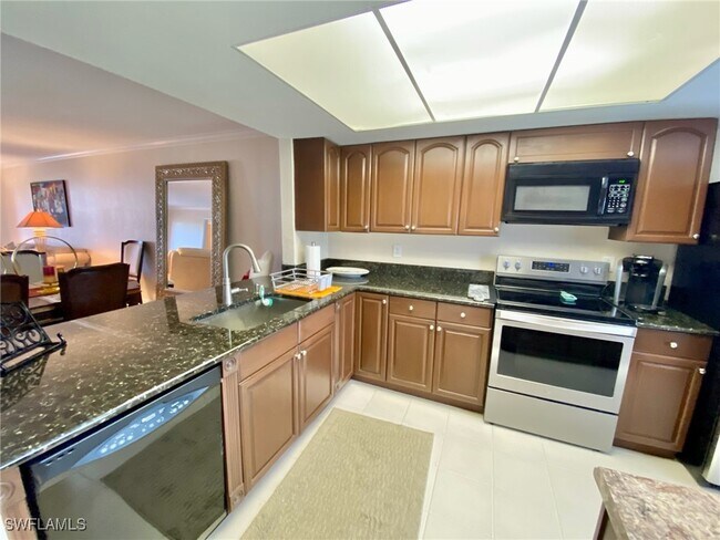 Foto del edificio - 145 Cypress Way E