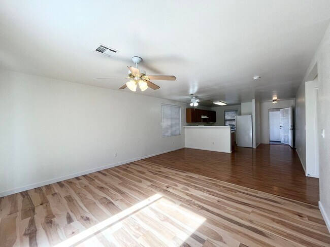 Foto del edificio - 621 Roberta Alecia Ave