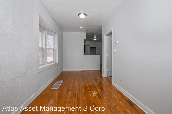 Foto del edificio - 4 br, 2 bath House - 54 W 116th St